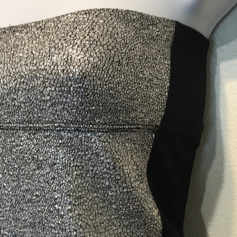2B Bebe Body Avon Silver & Black Tube Dress Sz M - Picture 4 of 5